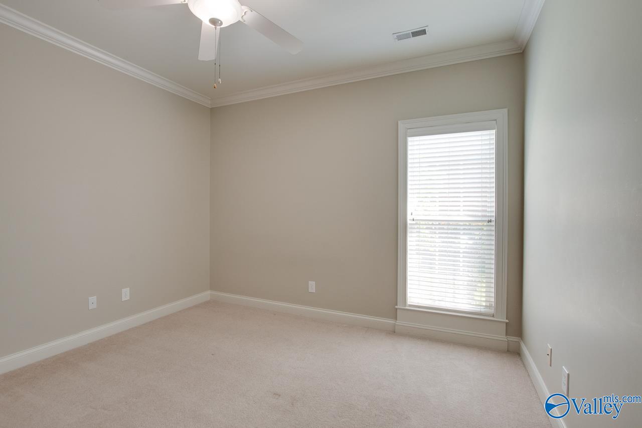 106 Knollcrest Drive