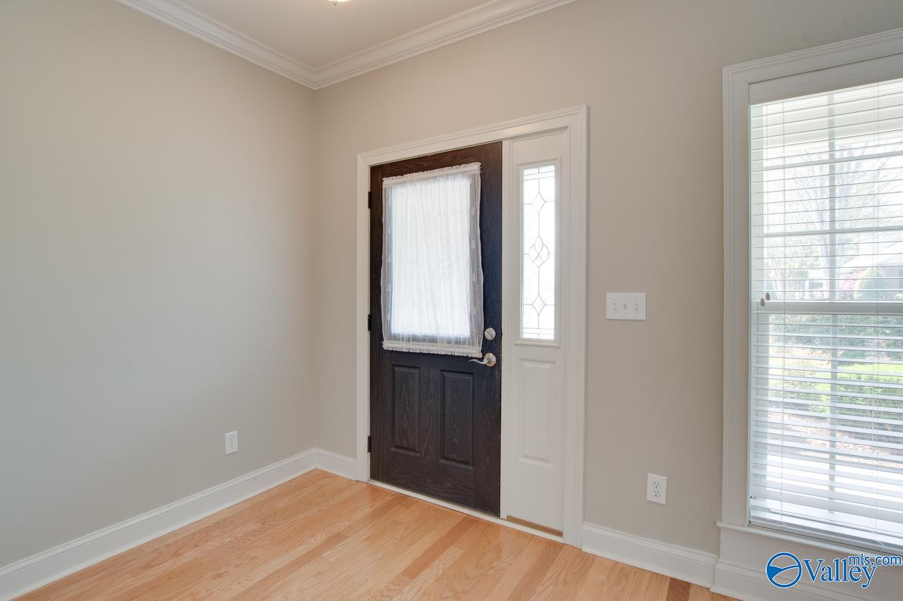 106 Knollcrest Drive