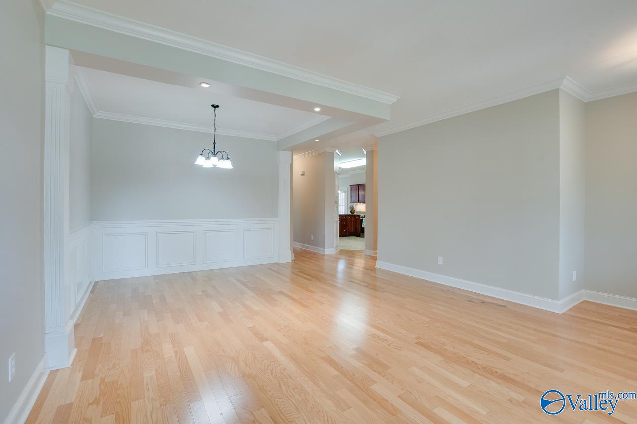 106 Knollcrest Drive