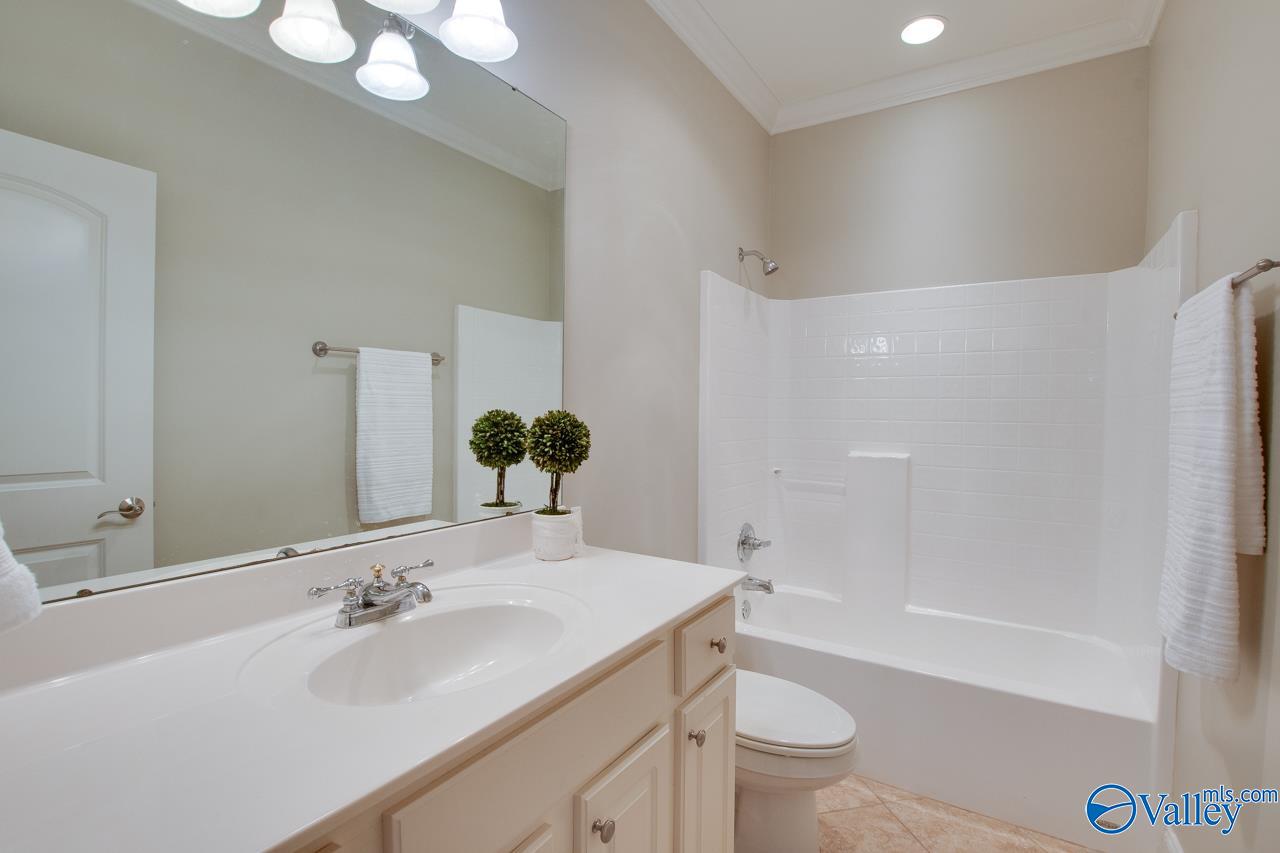 106 Knollcrest Drive