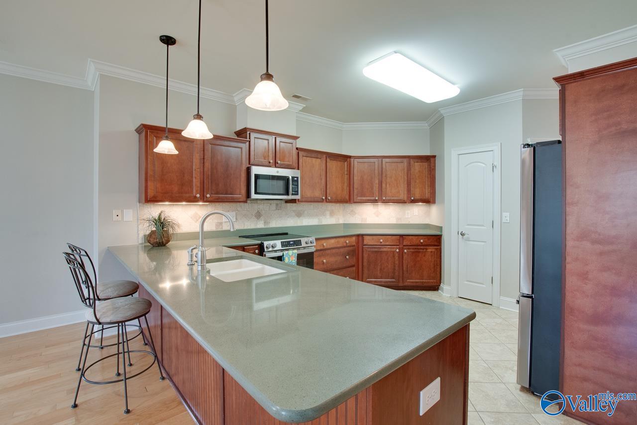 106 Knollcrest Drive