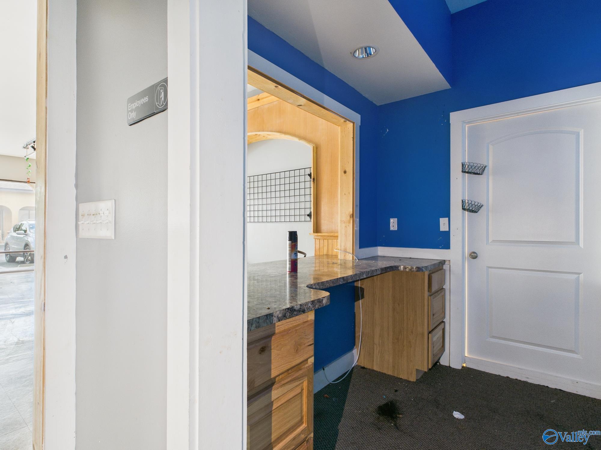 4820 University Drive # 6