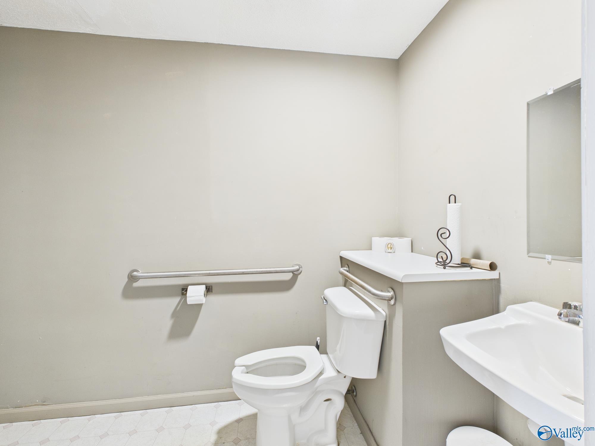 1803 Somerville Road SE