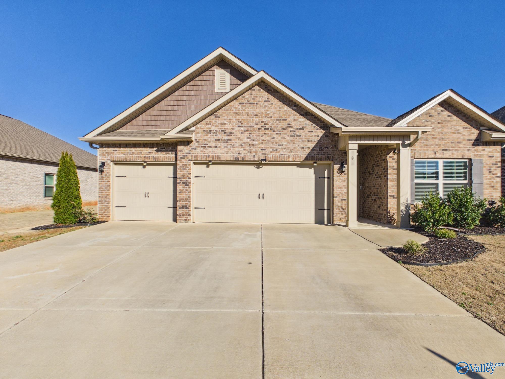 506 E River Landing Blvd