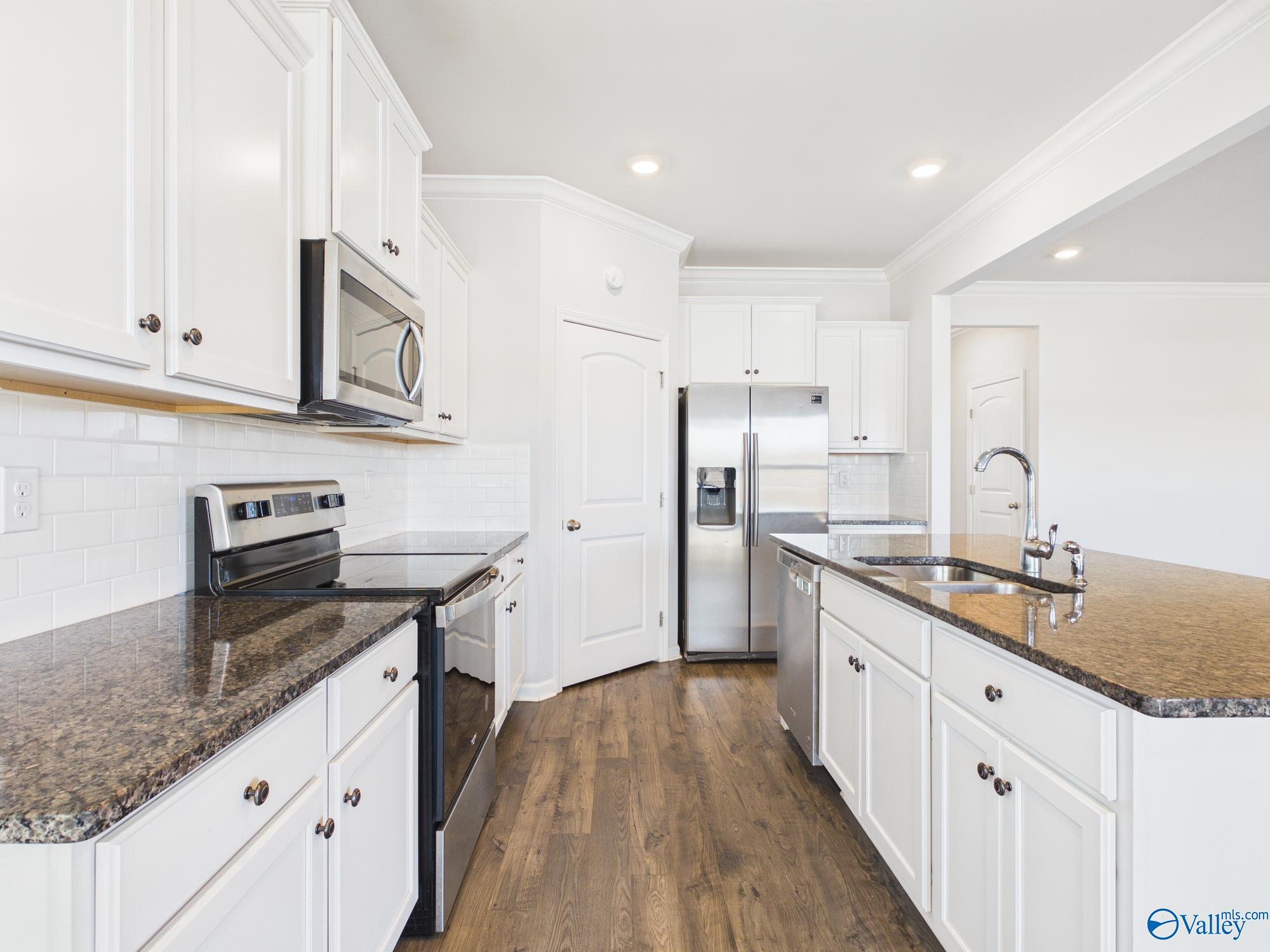 506 E River Landing Blvd