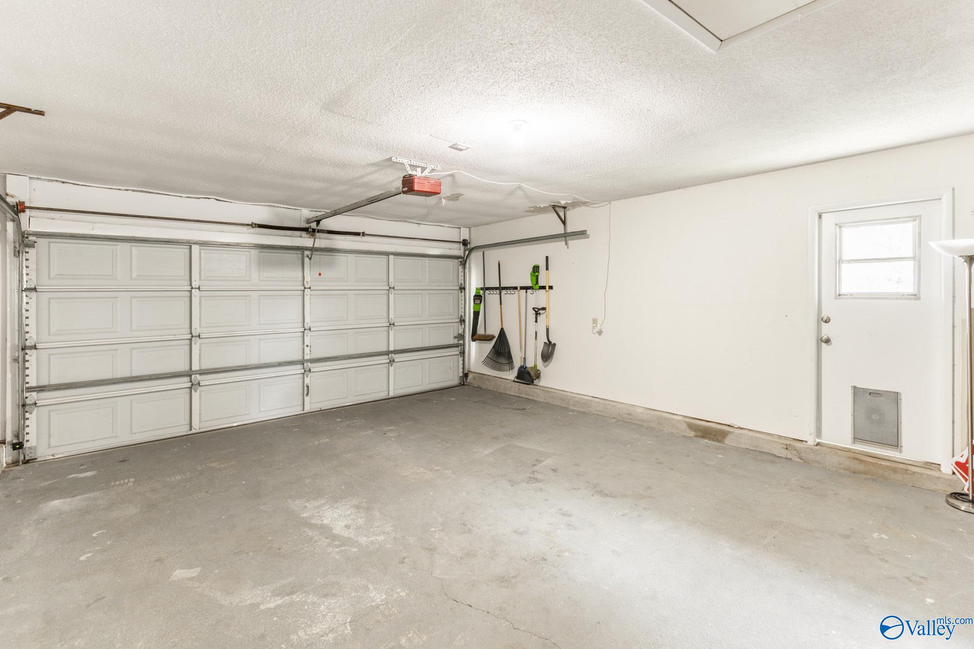 1907 Waxleaf Green SE