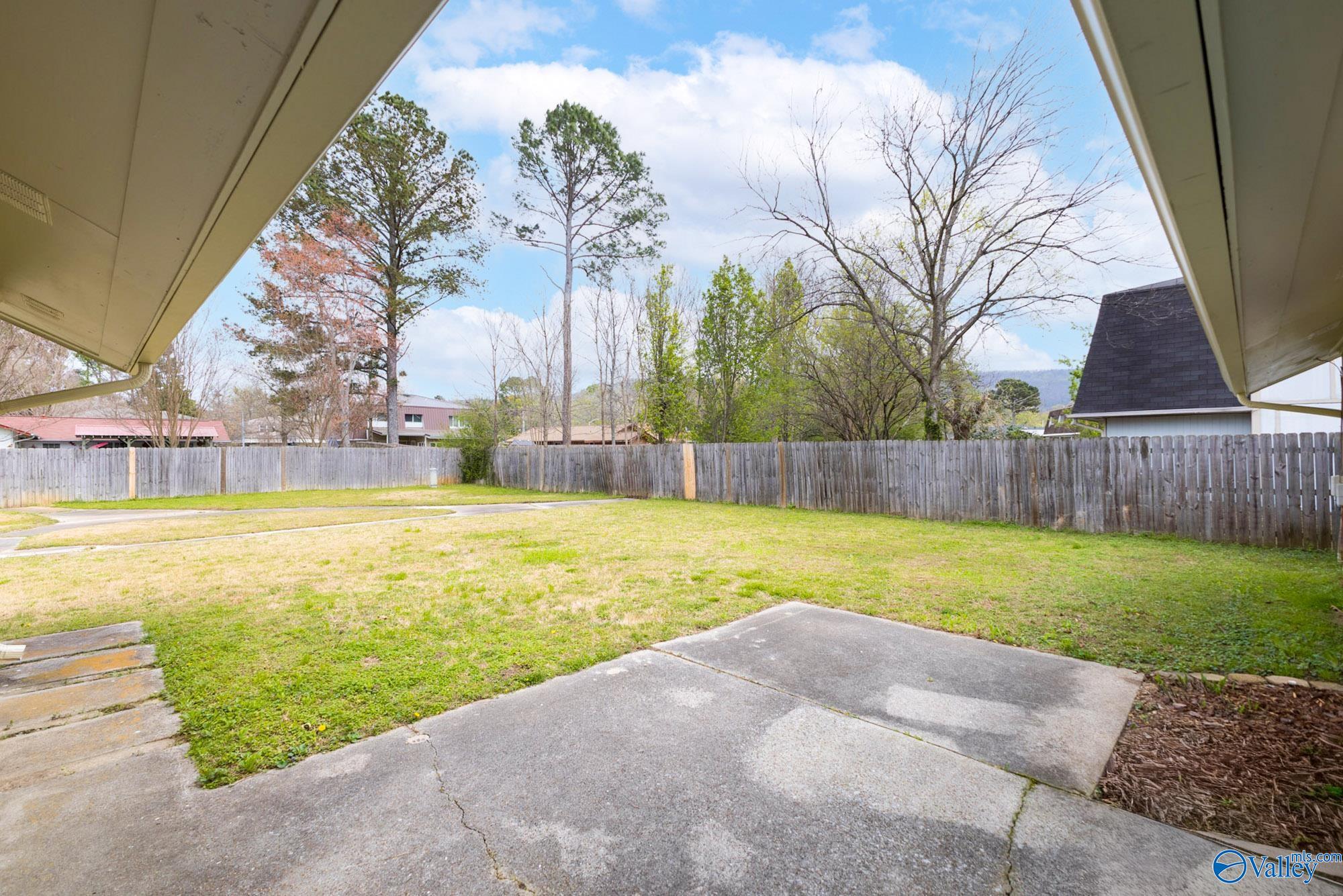 1907 Waxleaf Green SE