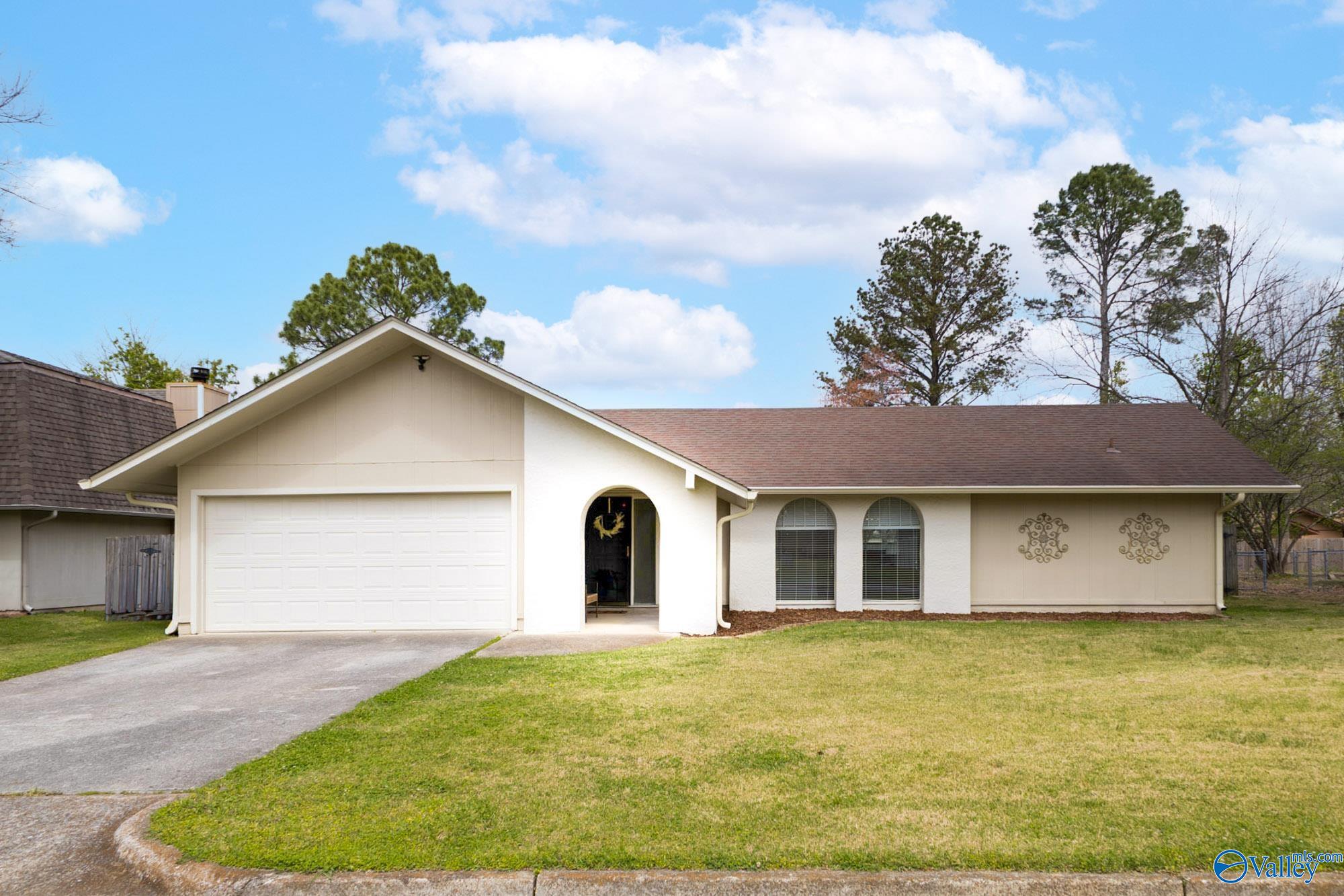 1907 Waxleaf Green SE