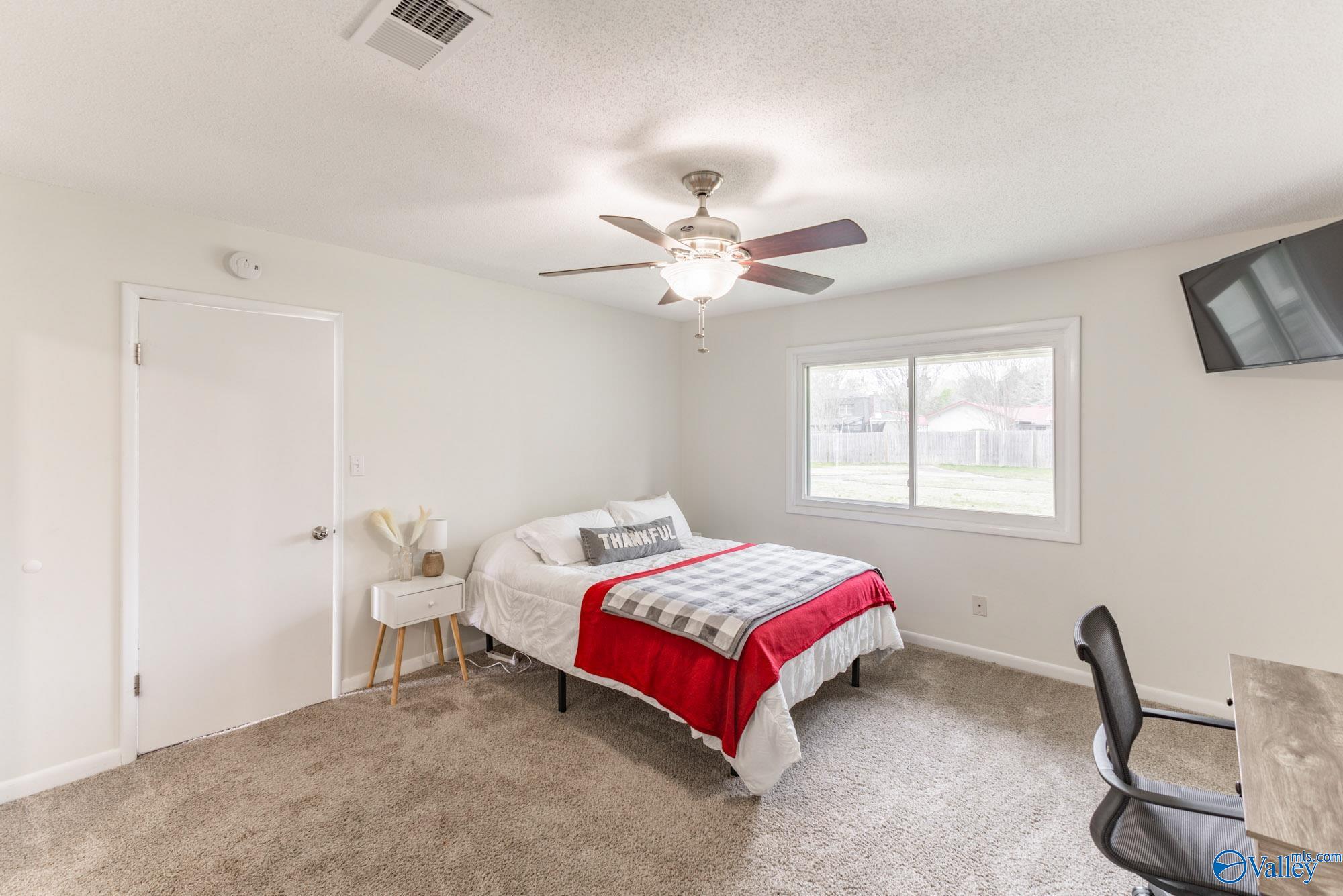 1907 Waxleaf Green SE