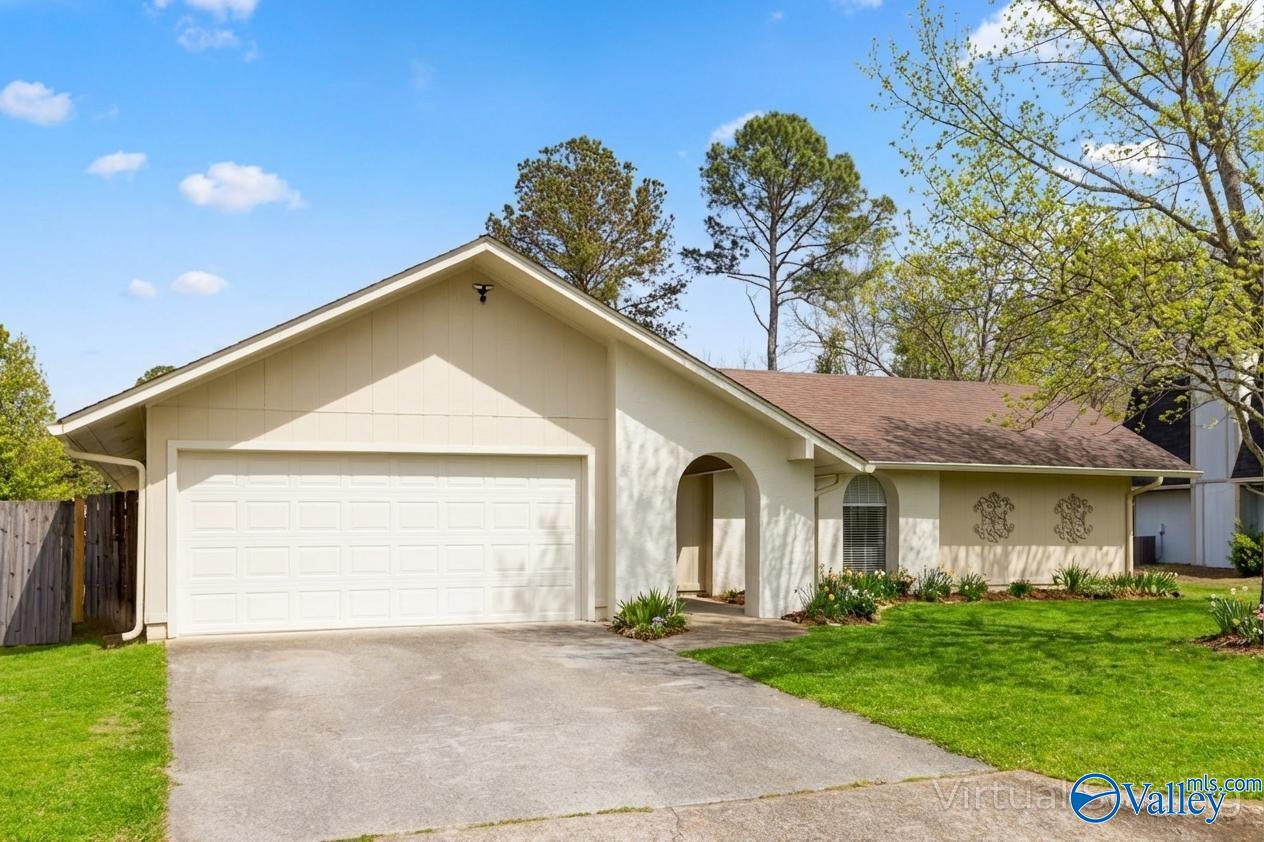 1907 Waxleaf Green SE