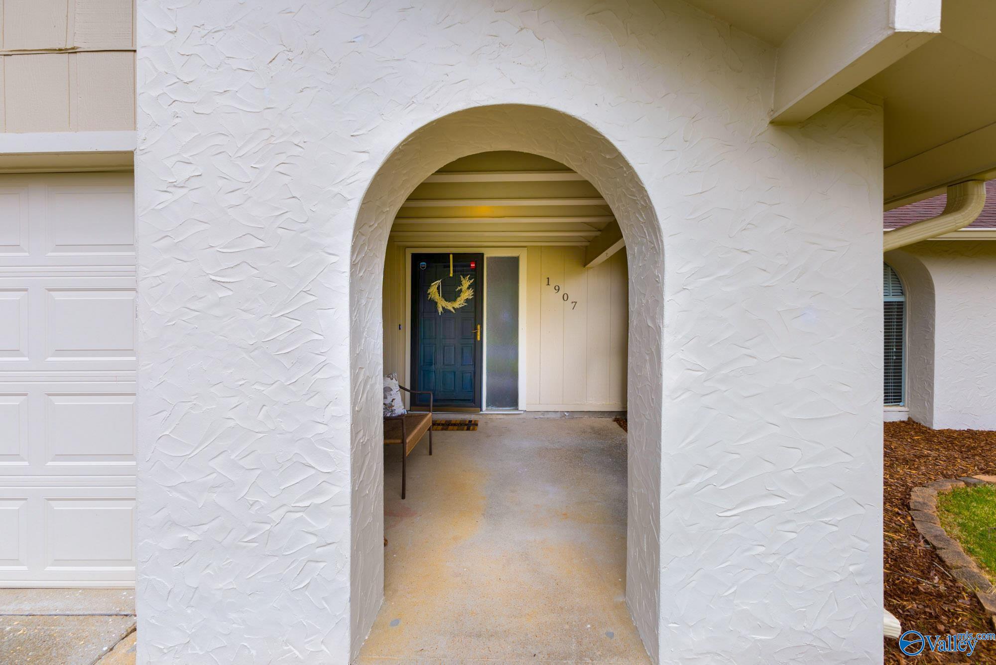 1907 Waxleaf Green SE