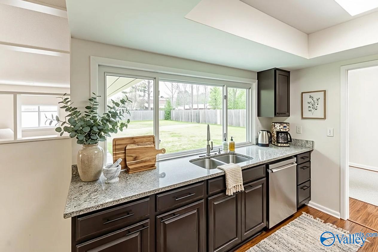 1907 Waxleaf Green SE