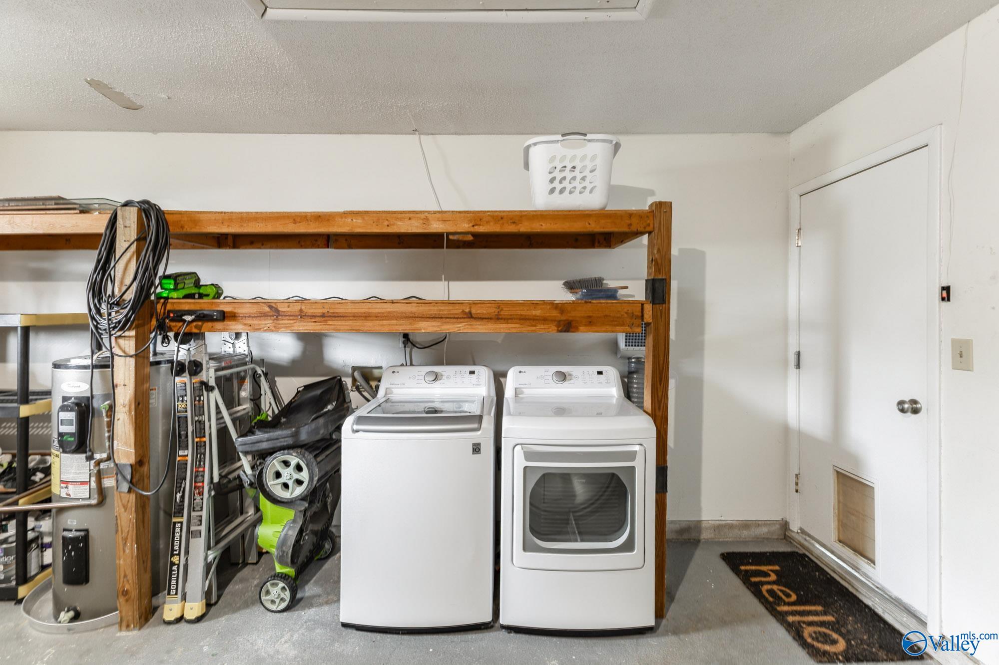 1907 Waxleaf Green SE