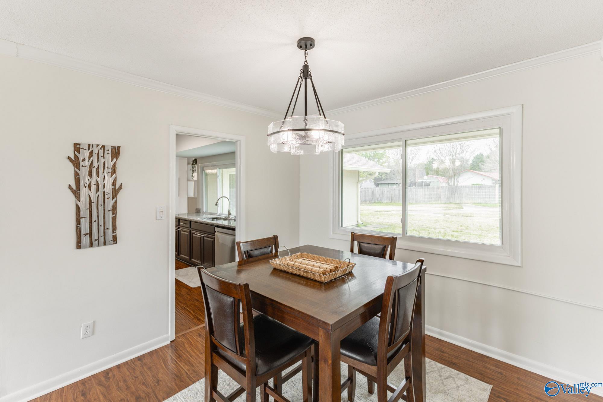 1907 Waxleaf Green SE