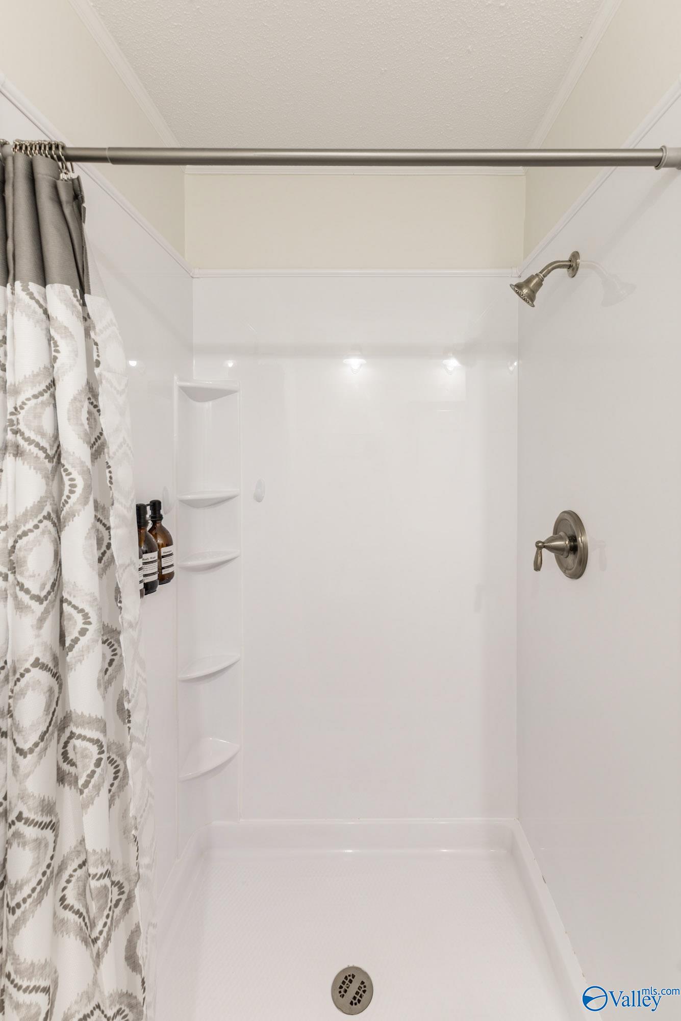 1907 Waxleaf Green SE