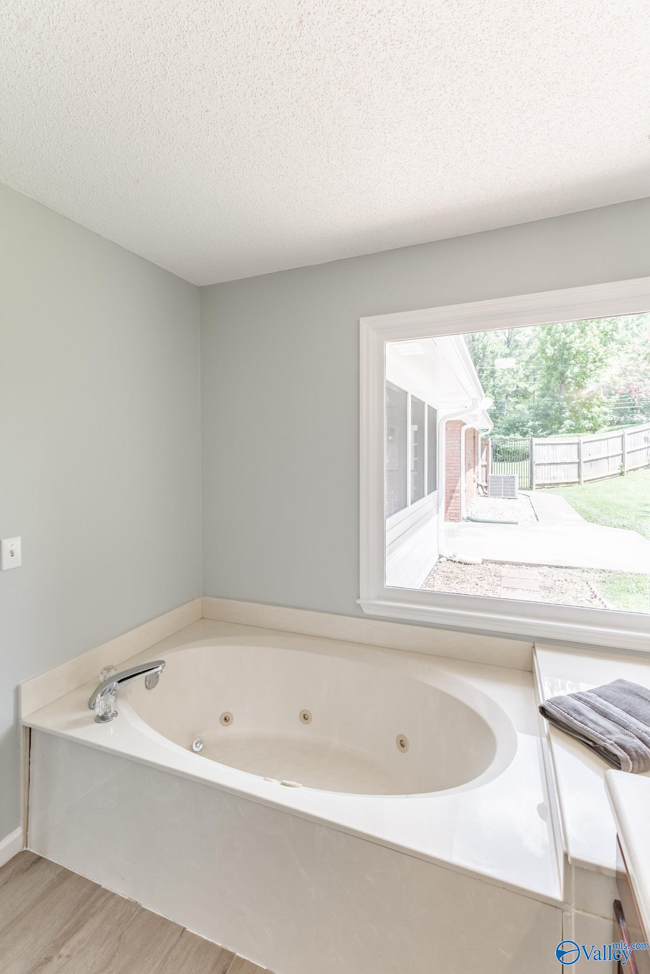 112 Capote Drive
