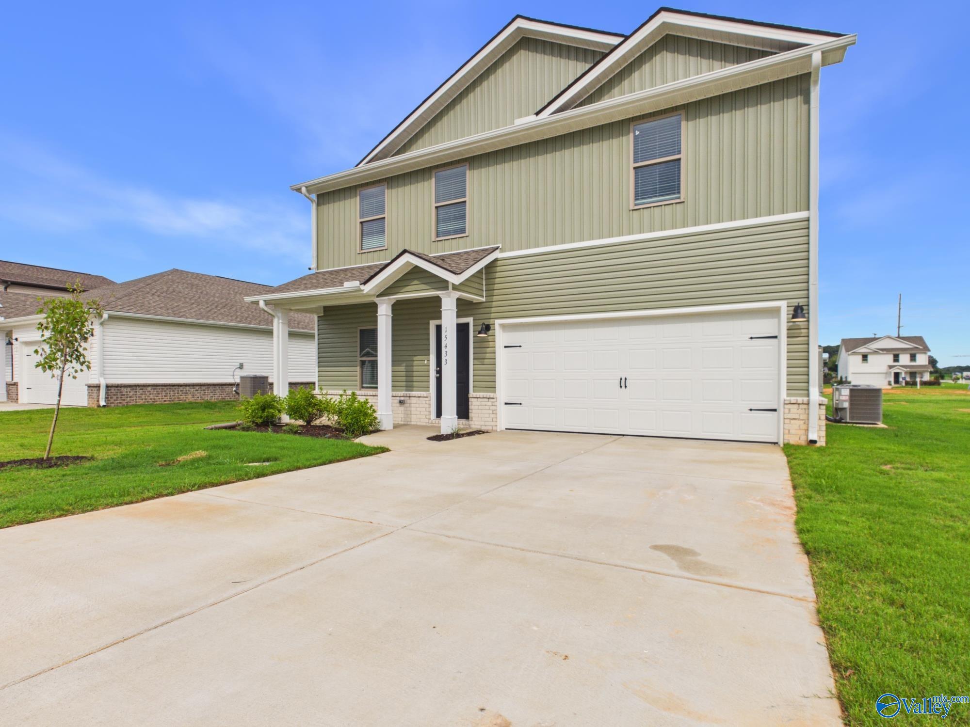 15433 Grayson Circle