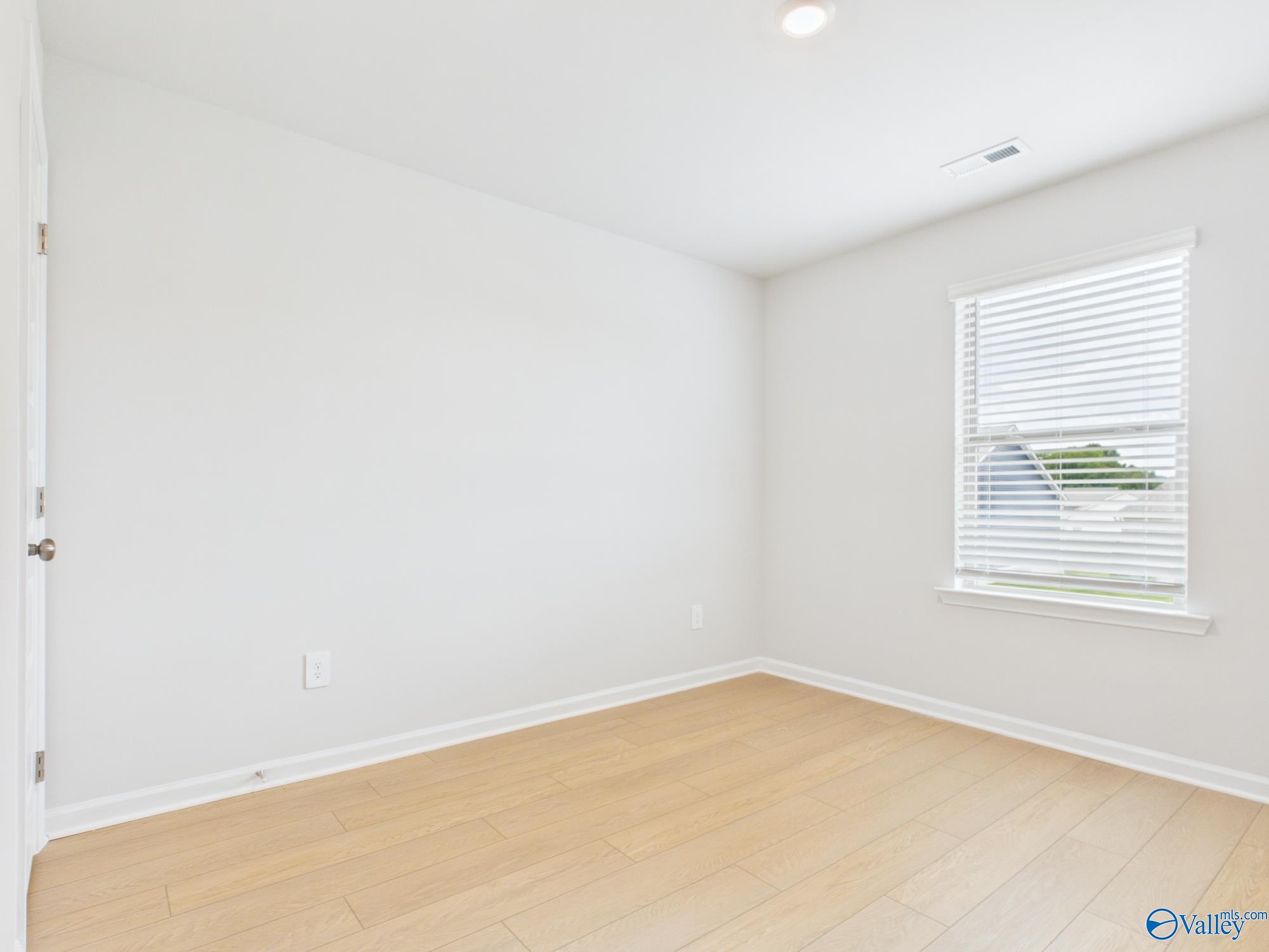 15433 Grayson Circle