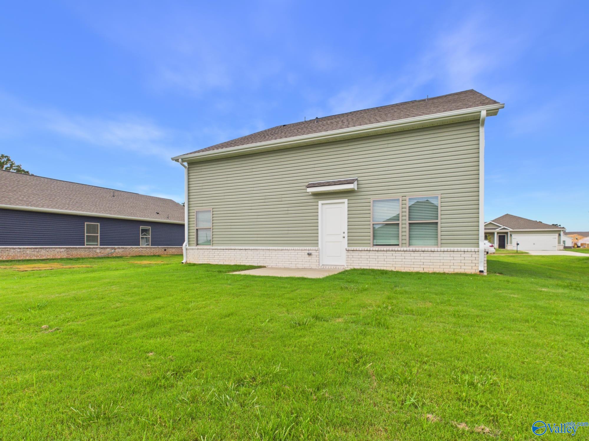 15433 Grayson Circle