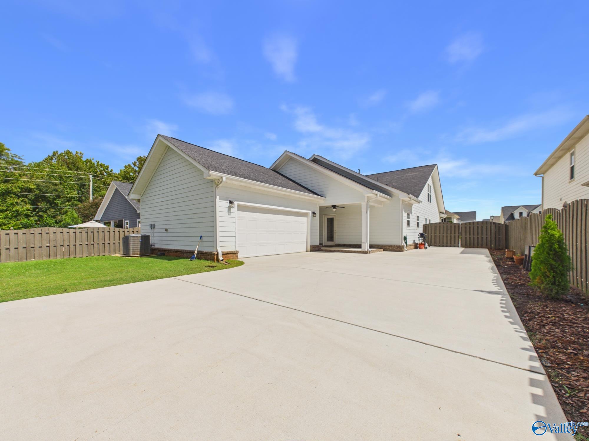 102 Waxwing Street