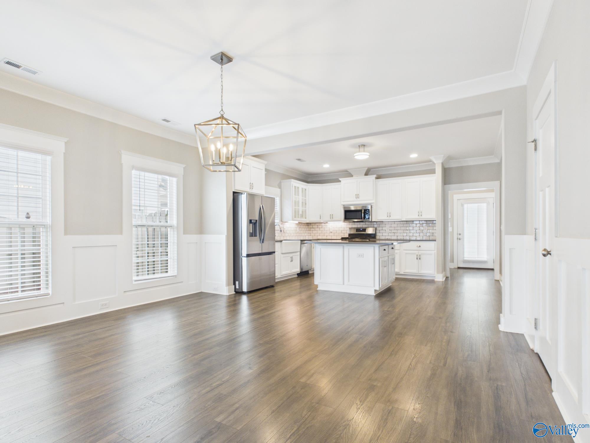 102 Waxwing Street