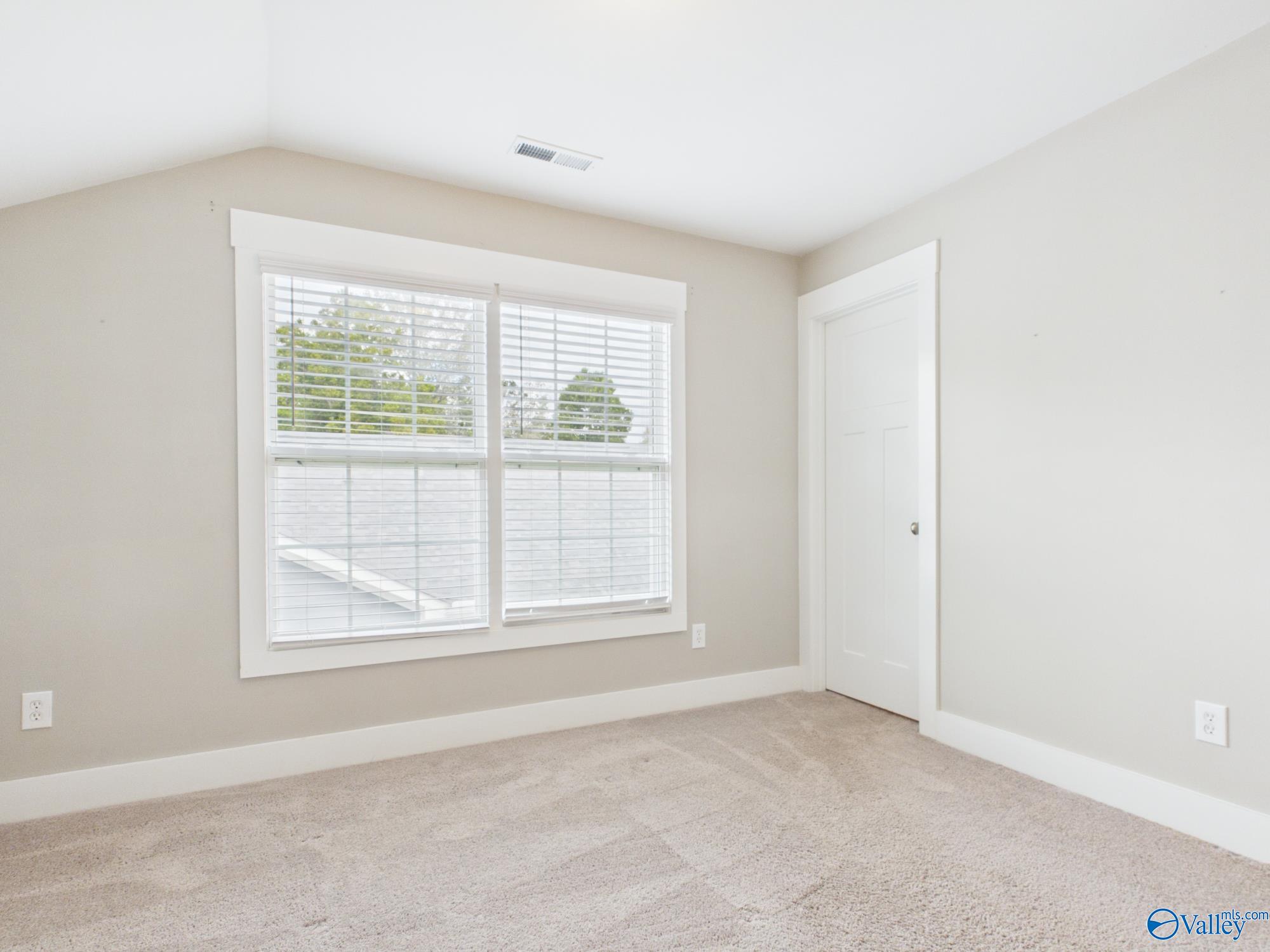 102 Waxwing Street