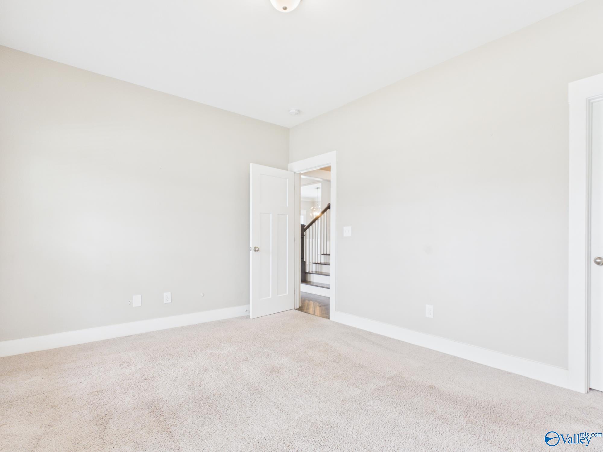 102 Waxwing Street