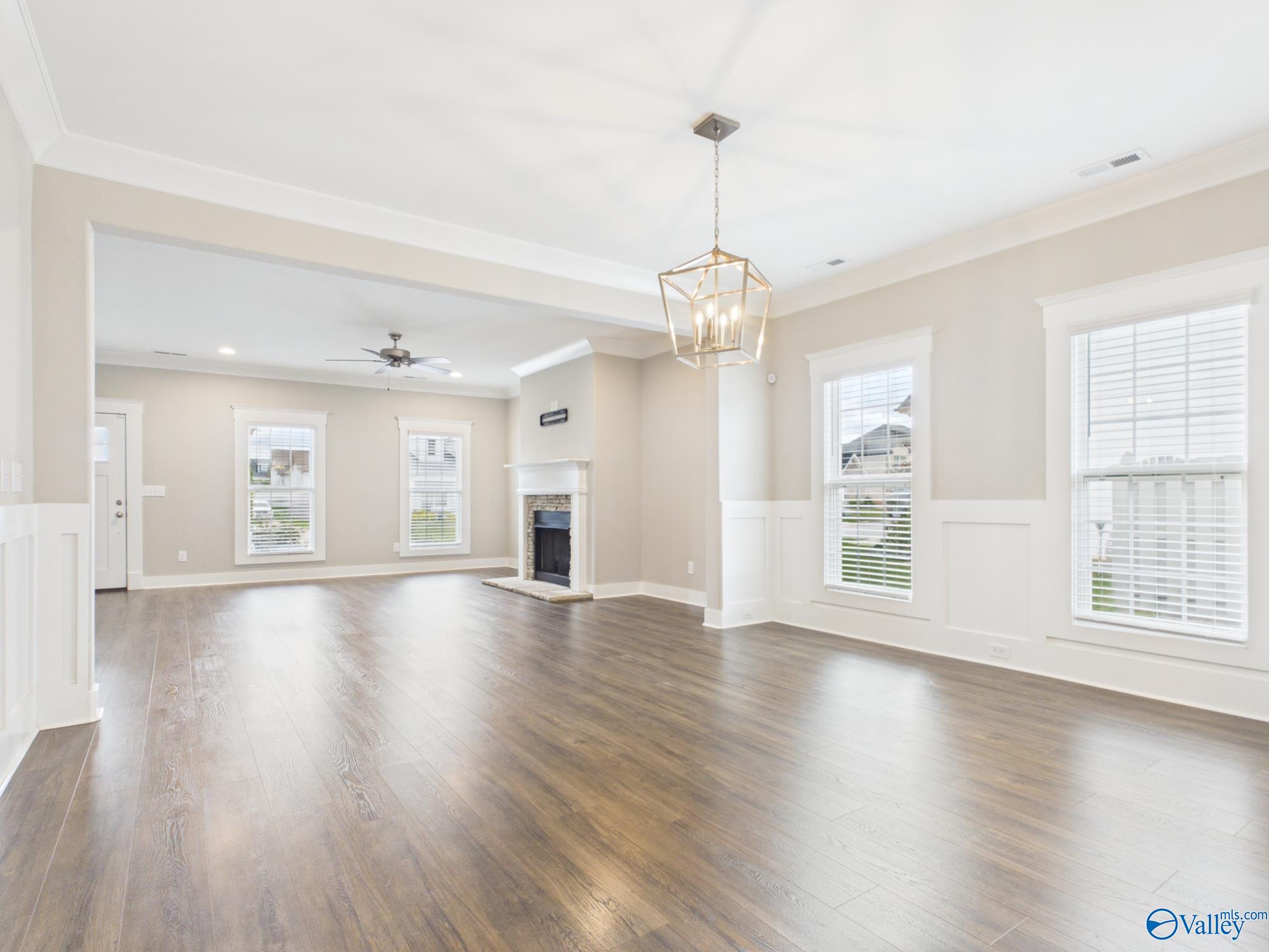 102 Waxwing Street