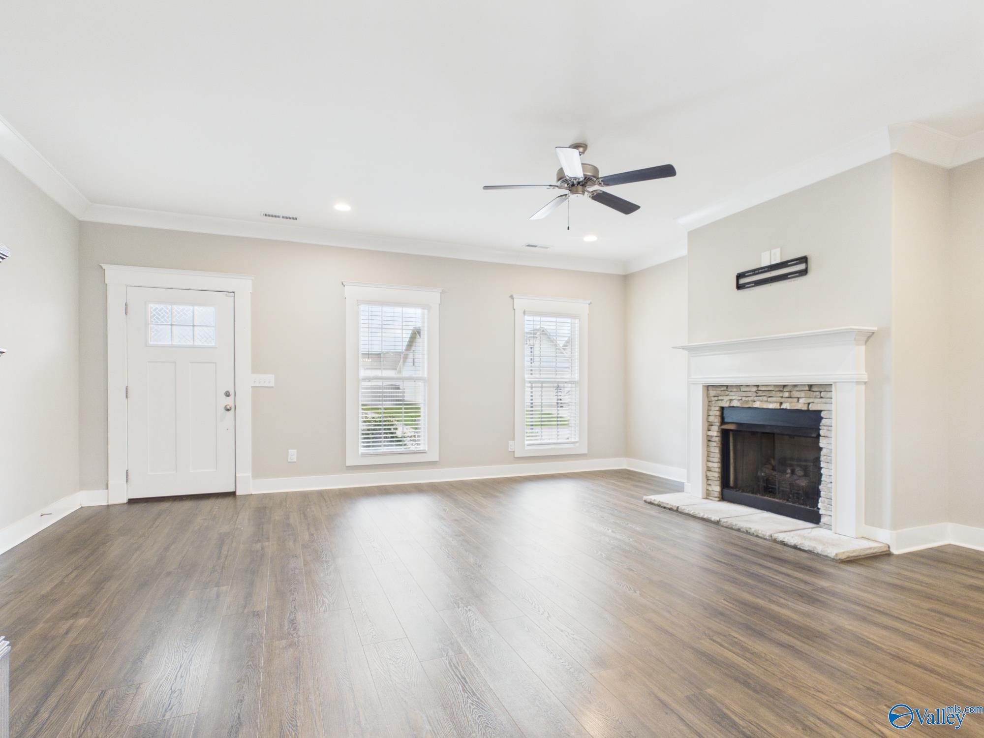 102 Waxwing Street