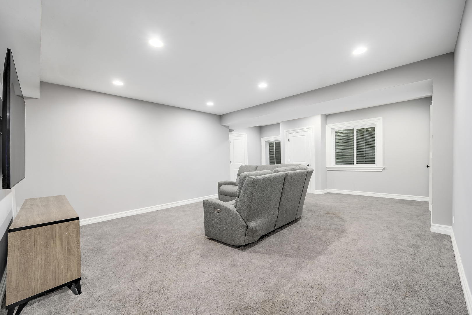 2112 N Ridge Avenue