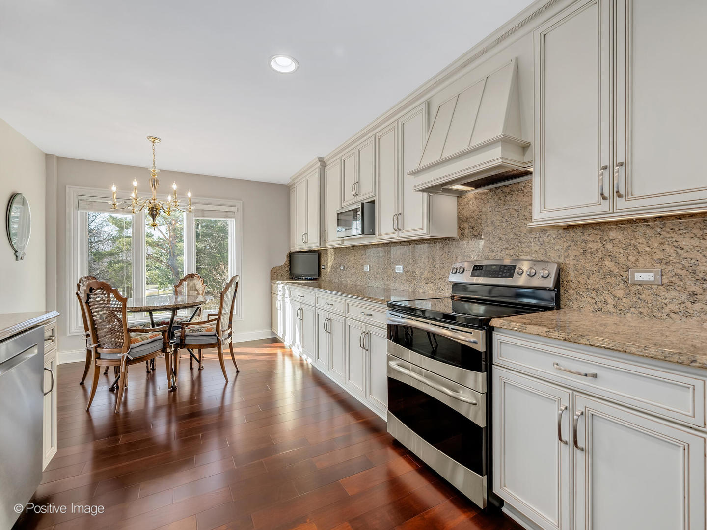 1 Oak Brook Club Drive Unit: A212