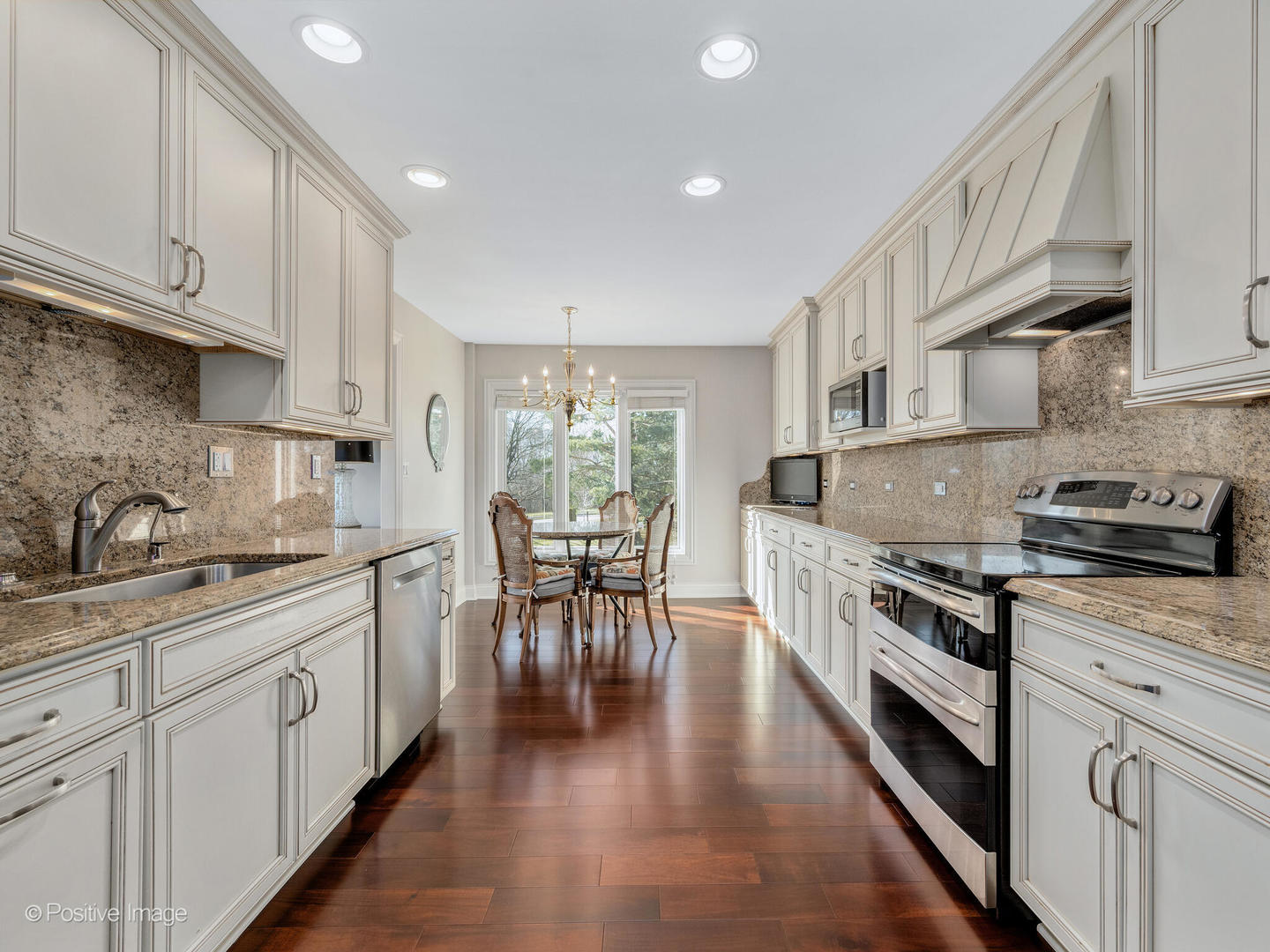 1 Oak Brook Club Drive Unit: A212