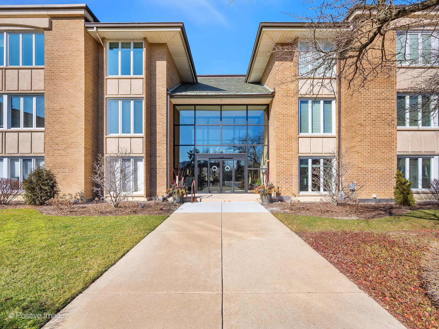 1 Oak Brook Club Drive Unit: A212