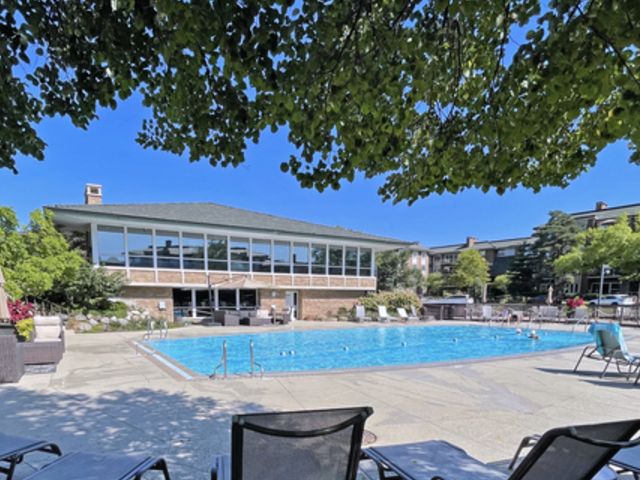 1 Oak Brook Club Drive Unit: A212