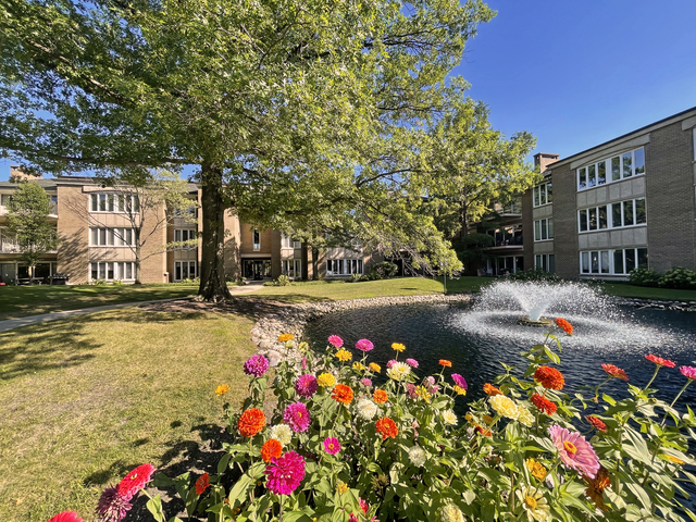 1 Oak Brook Club Drive Unit: A212