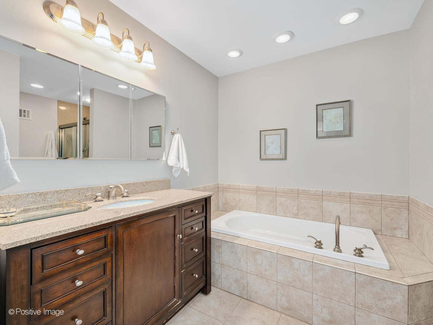 1 Oak Brook Club Drive Unit: A212