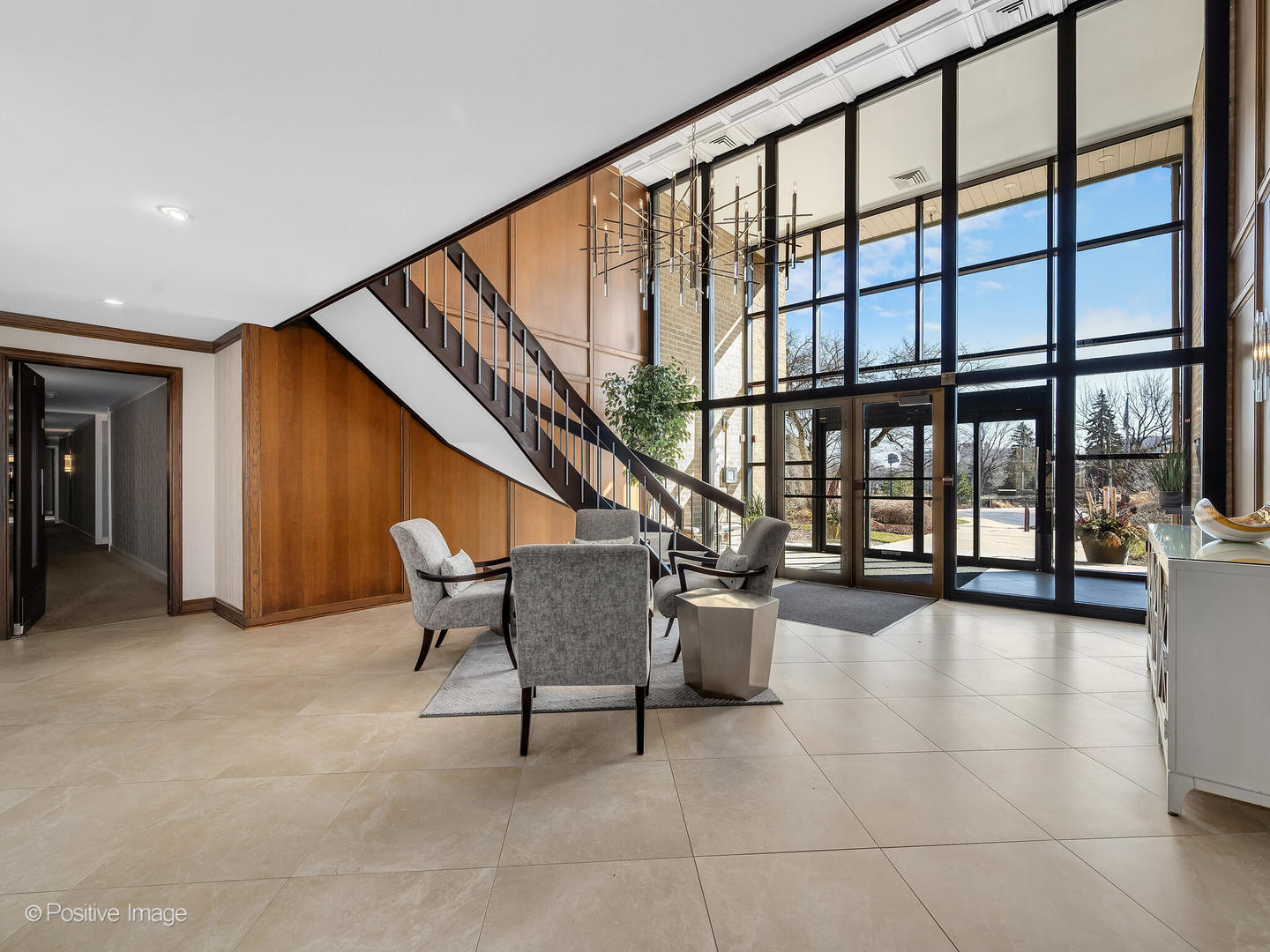 1 Oak Brook Club Drive Unit: A212