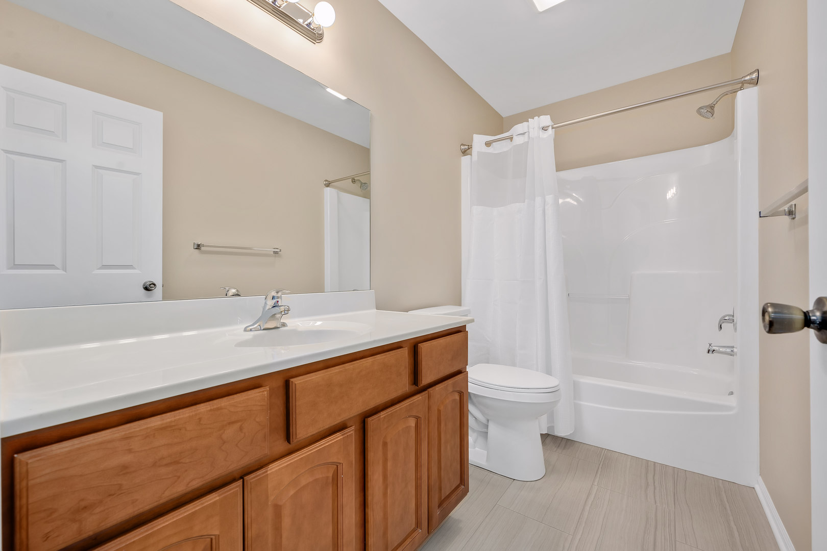 565 Mihelich Lane Unit: 565