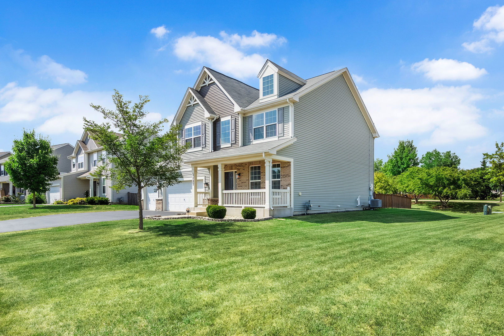 1127 Woodiris Drive