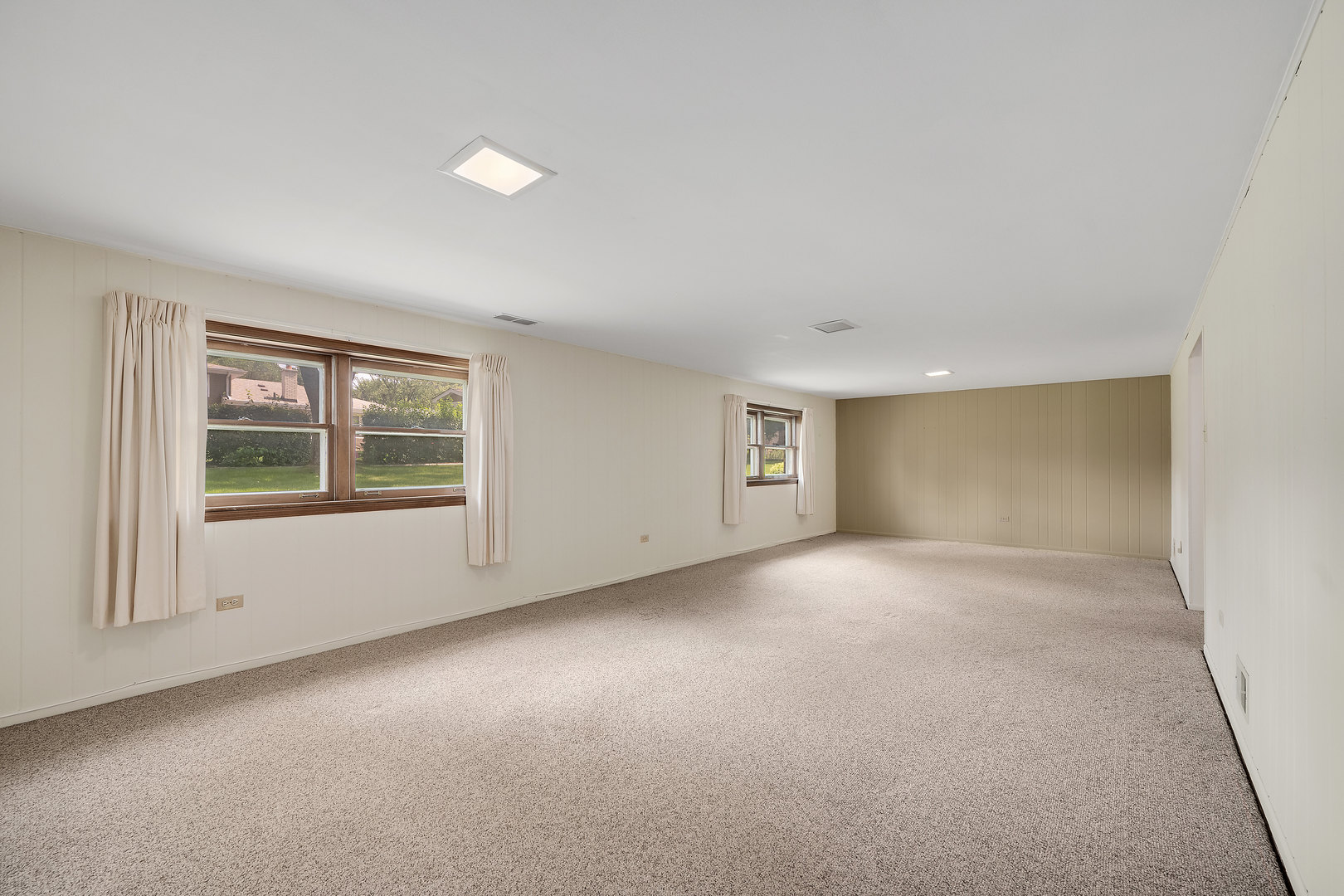 7925 Farmingdale Drive