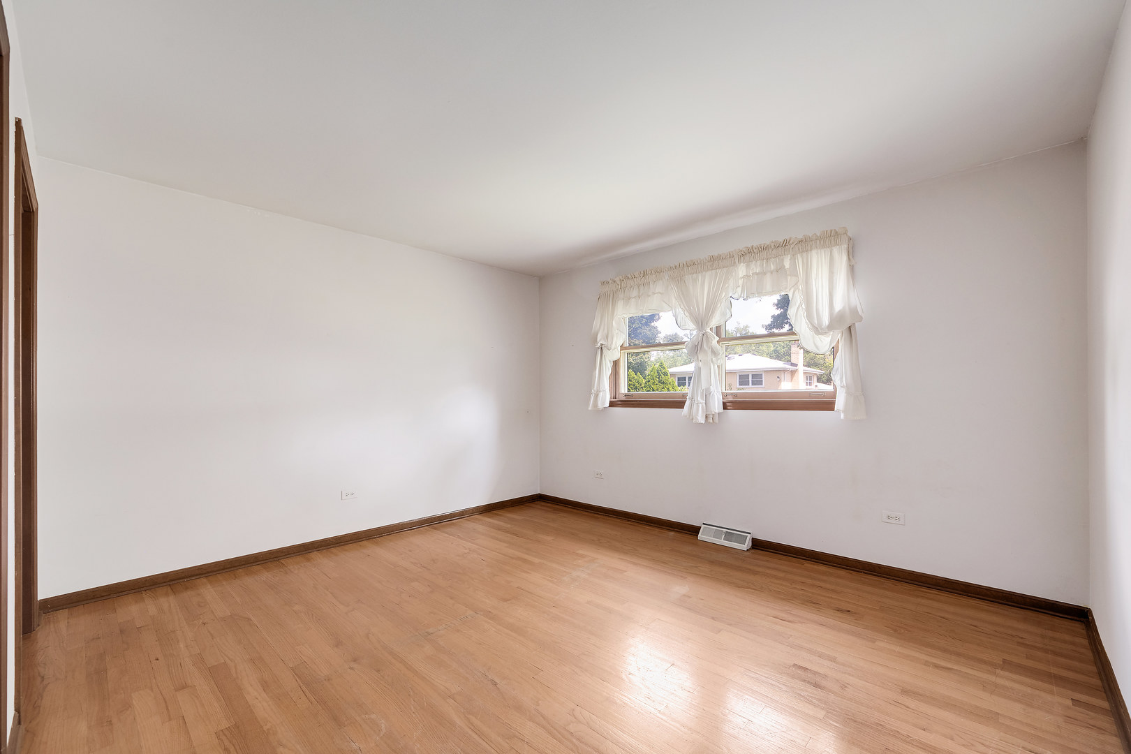 7925 Farmingdale Drive