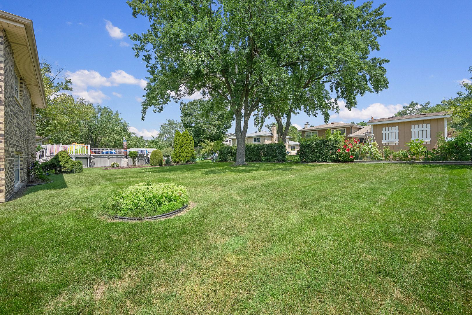 7925 Farmingdale Drive