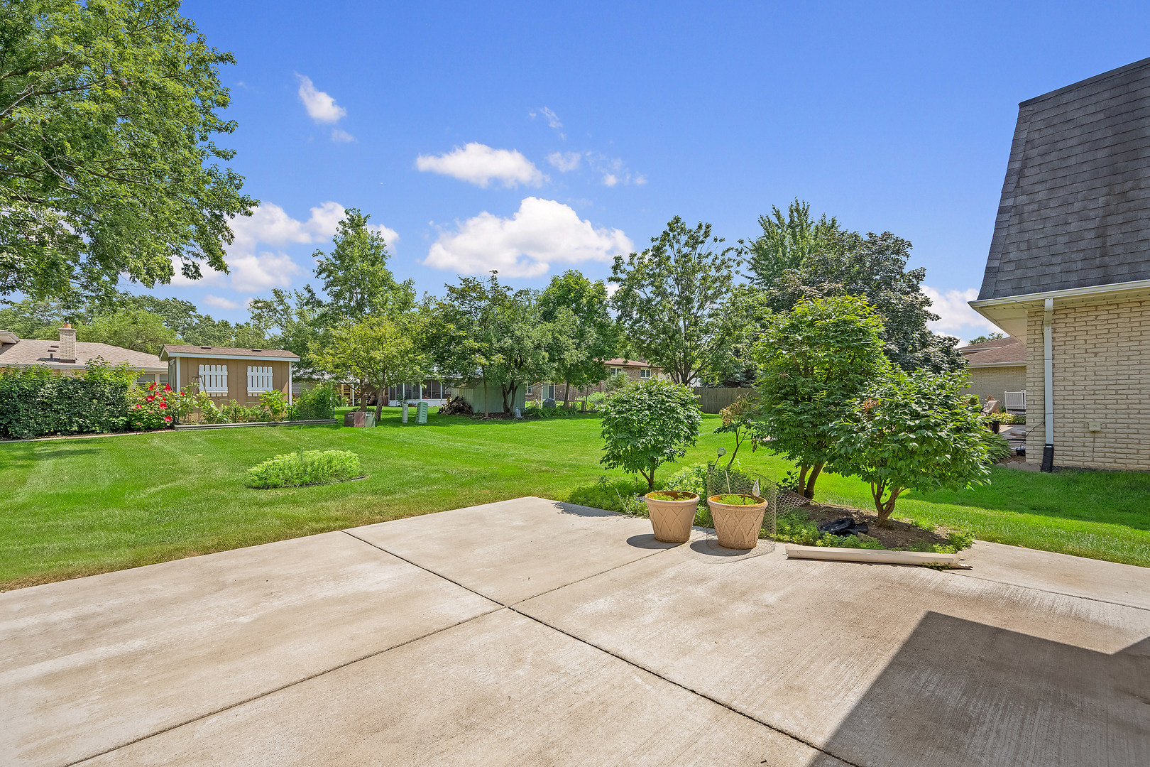 7925 Farmingdale Drive