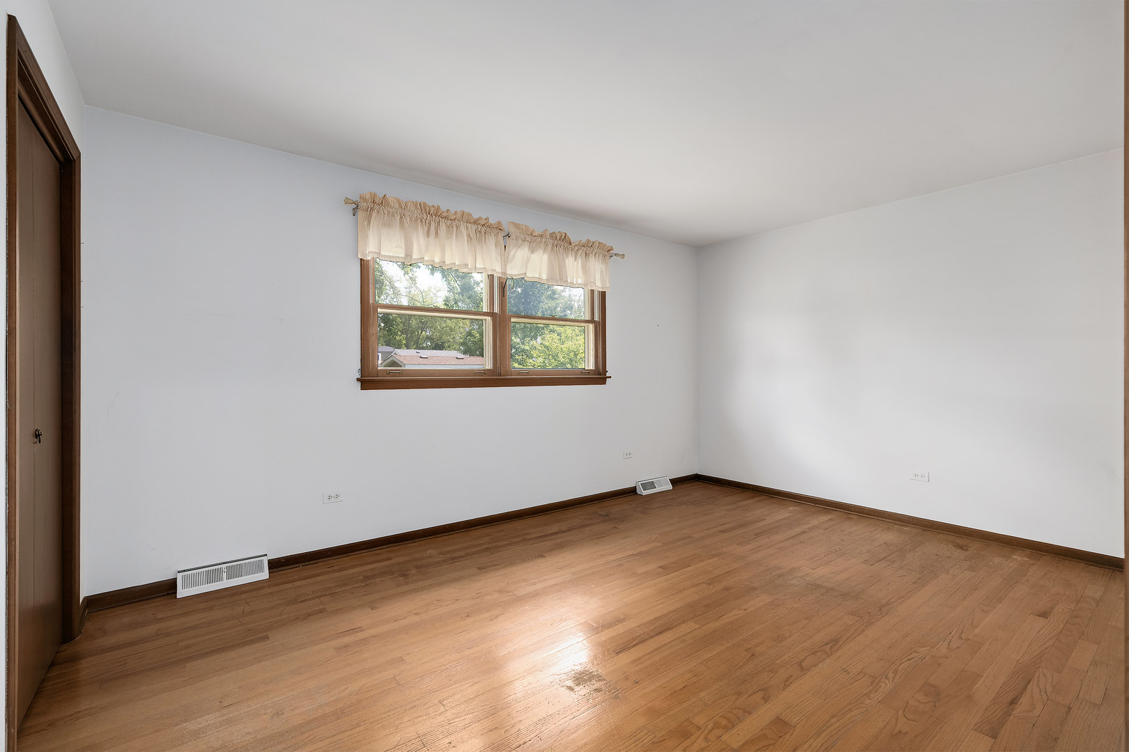 7925 Farmingdale Drive