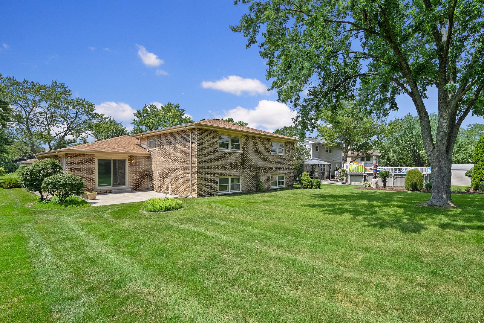 7925 Farmingdale Drive