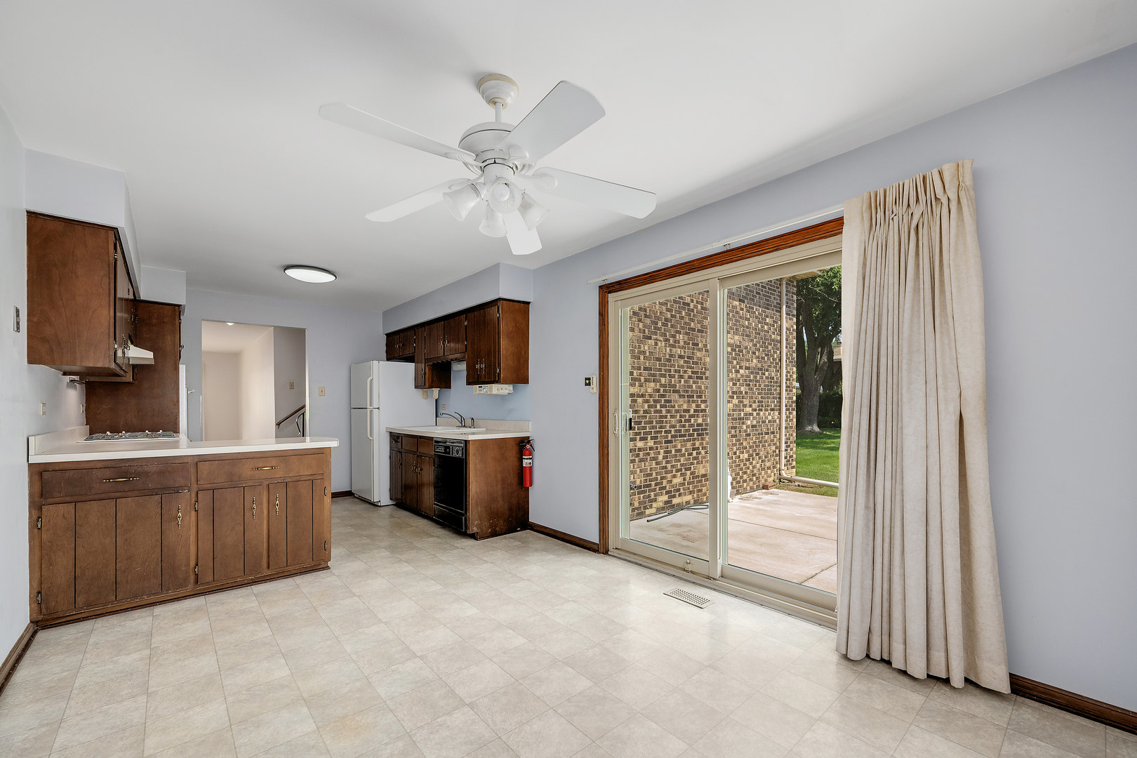 7925 Farmingdale Drive
