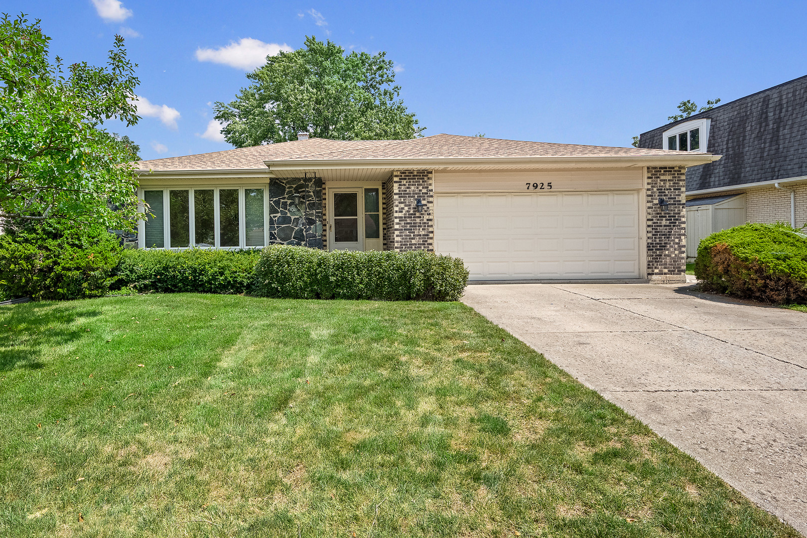 7925 Farmingdale Drive