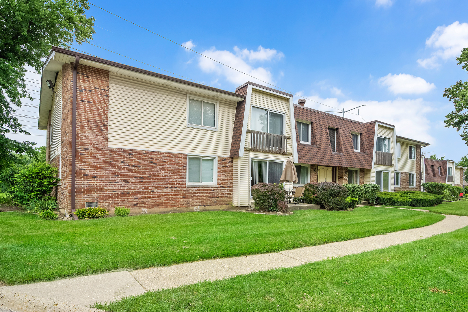 6824 Roberts Drive Unit: 5