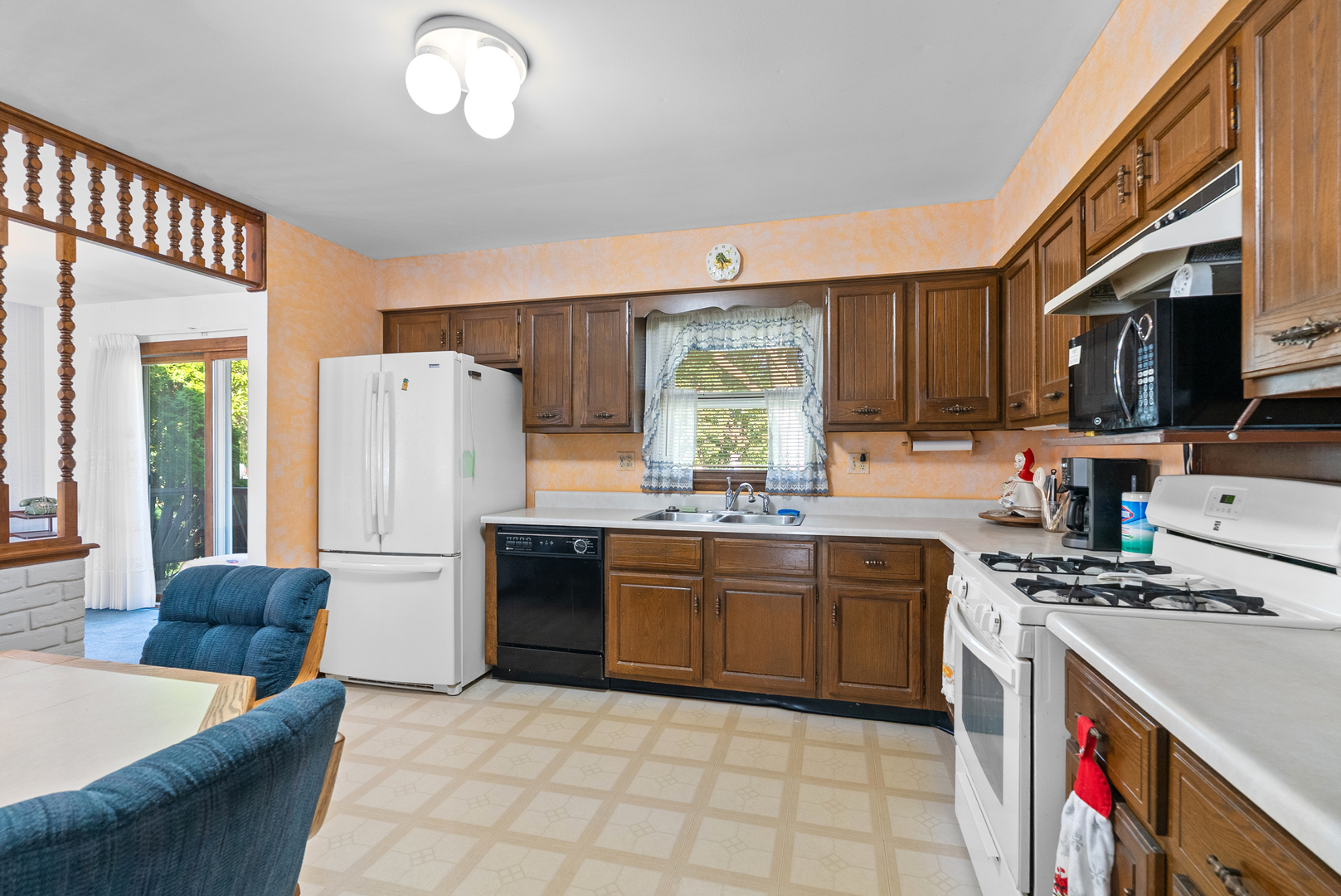 7831 Clarendon Hills Road