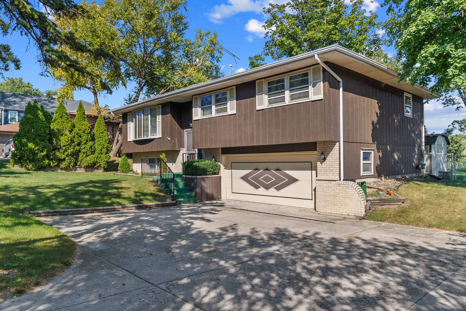 7831 Clarendon Hills Road